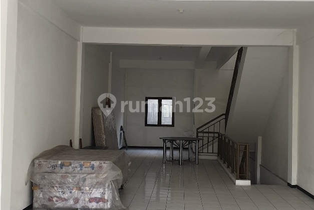 3-Storey Shop House in Galaxy Bumi Permai Near Raya Merr 2