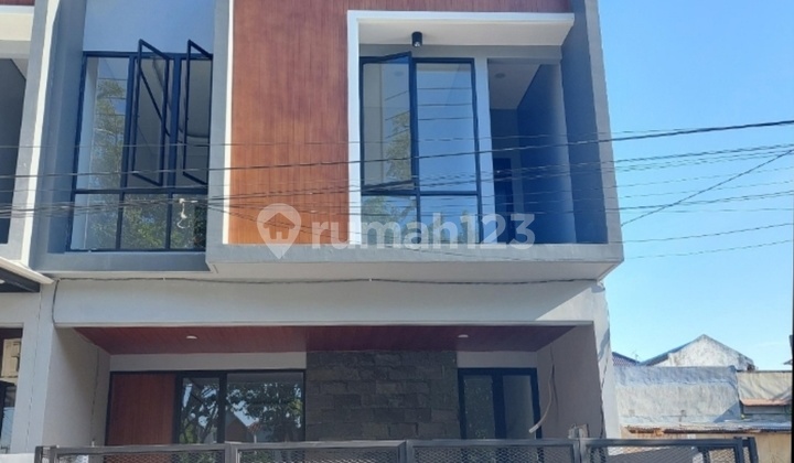 Rumah Baru Modern di Manyar Tompotika Dekat Kertajaya Rumah Baru Modern di Manyar Tompotika Dekat Kertajaya