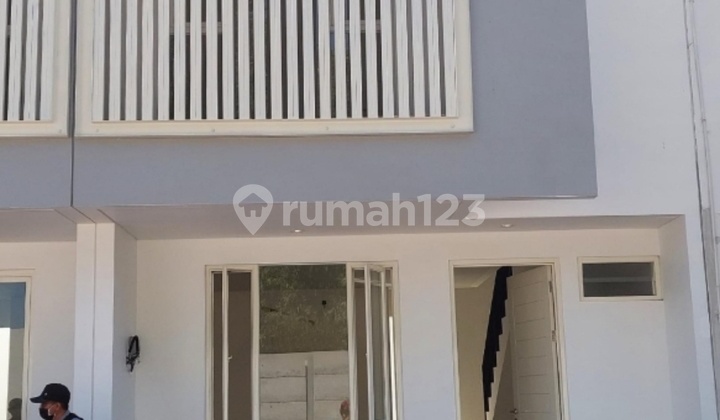 Rumah Minimalis Di Dian Istana, Wiyung Dekat Pakuwon Mall Rumah Minimalis Di Dian Istana, Wiyung Dekat Pakuwon Mall