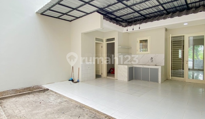 Pakuwon City House Ready to Occupancy with AC and Kitchen Set 1