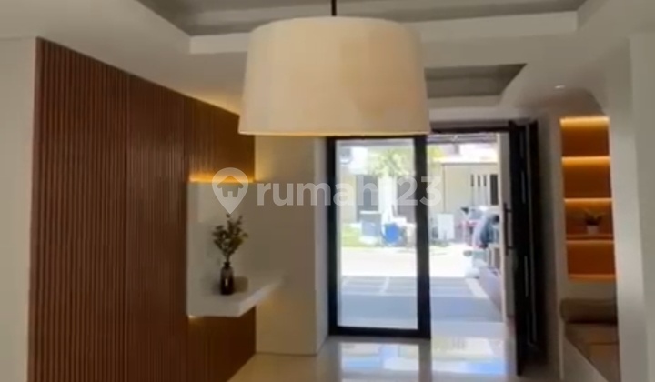Rumah Baru Semi Furnish di Dian Istana, Surabaya Barat 2