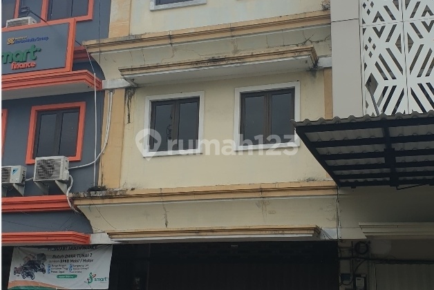 3-Storey Shop House in Galaxy Bumi Permai Near Raya Merr 1