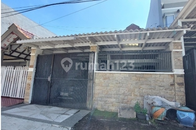 House for Rent Babatan Pantai Strategic Location