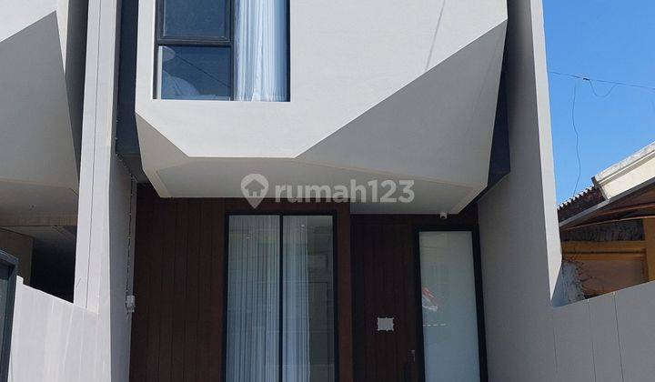 Rumah Baru Furnish Modern Di Sutorejo, Dekat Pakuwon City 1