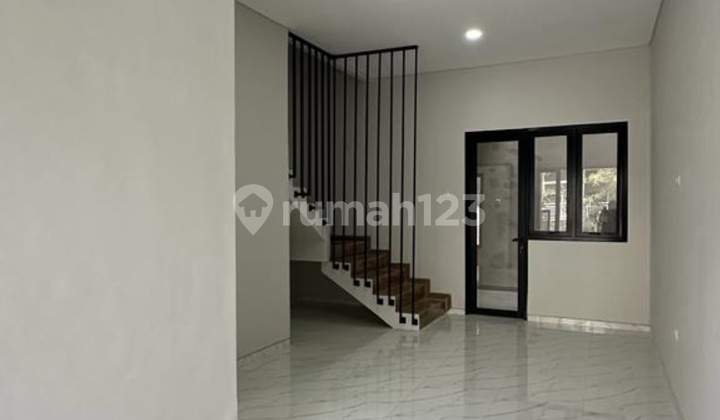 New House in Kutisari Indah, Wide Road Row 2