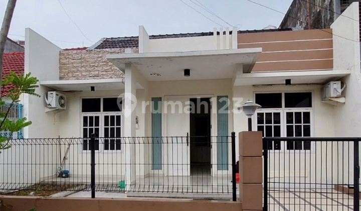 Sutorejo House for Rent, Ready to Live In, Air Conditioned, Safe Neighborhood
