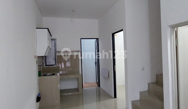 Rumah Siap Huni di Babatan Pantai Dkt Raya Mulyosari 2