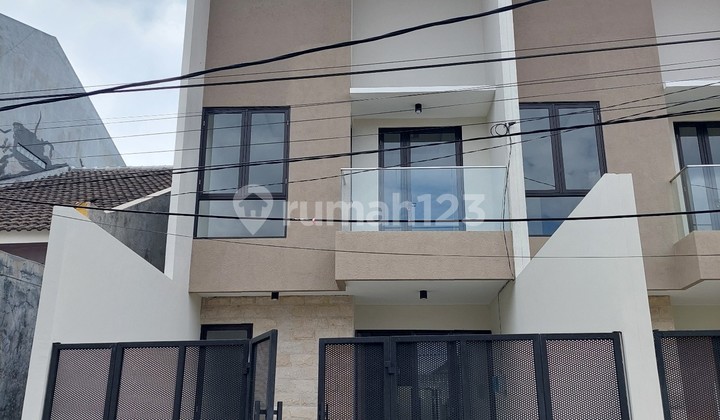 Rumah Baru Minimalis di Semampir Dkt Raya Merr