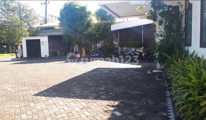 Rumah Kantor di Raya Jemursari, Parkir Luas, 0 Jalan Raya 2