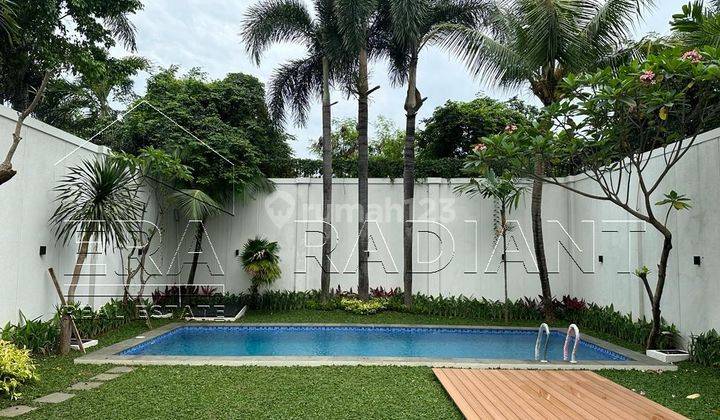 Rumah Mewah Dijual di Kemang, Ada Kolam Renang 1