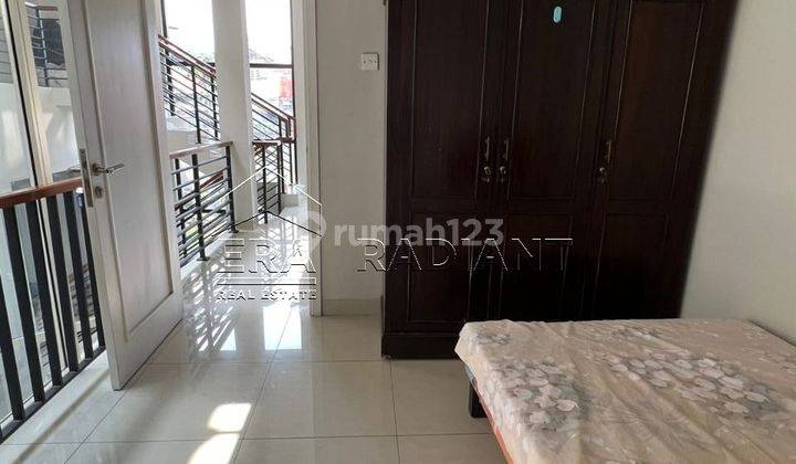 Rumah Milenial Lantai 2,5 di Bintaro Sektor 7, Cluster Kebayoran Village 2