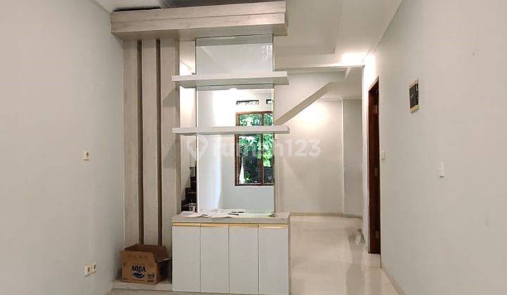 Rumah Minimalis Modern 2 Lantai di Griya Aviva, Ciputat 1