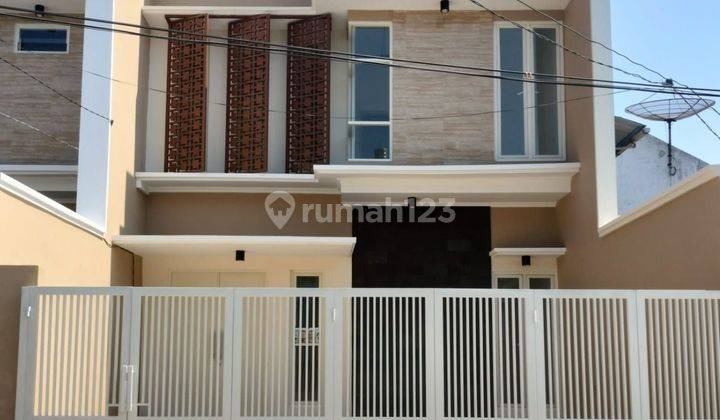 Rumah Baru 2 Lantai Manyar Dekat Raya Merr 1