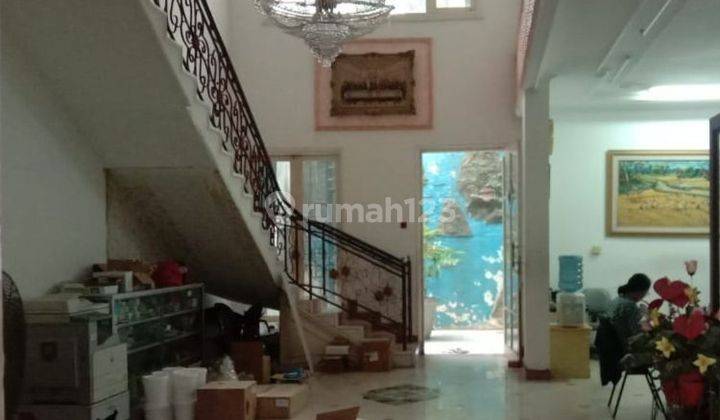 Rumah 2lantai siap huni lokasi strategis  1