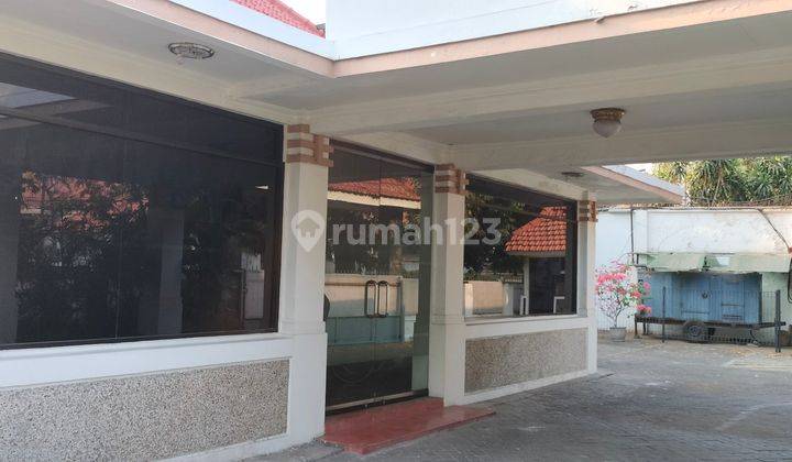 Rumah hook strategis pusat kota surabaya 1