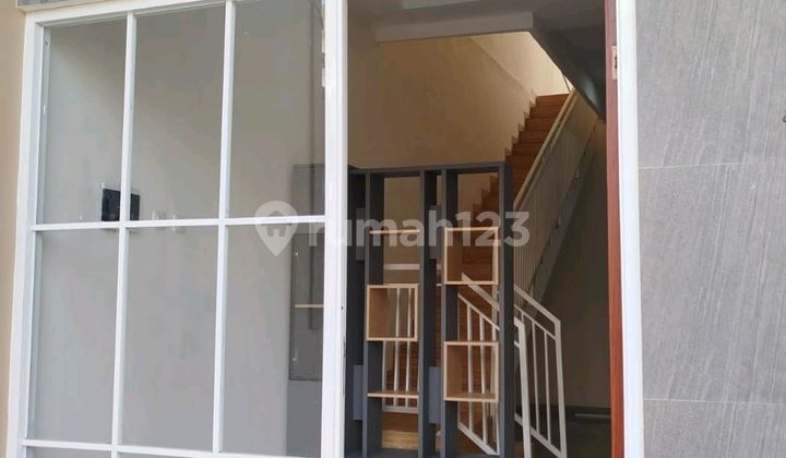 Good New House with SHM Ready to Occupy in Mulyosari Good New House with SHM Ready to Occupy in Mulyosari