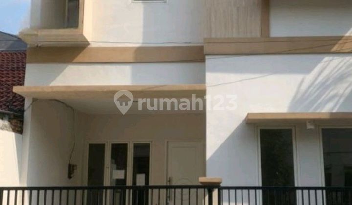 Rumah Bagus 2lantai Griya Asri Pakuwon City