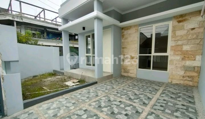 Rumah Hook 2Lantai Bagus SHM di Sutorejo Rumah Hook 2Lantai Bagus SHM di Sutorejo