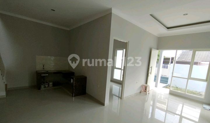 Rumah Hook 2Lantai Bagus SHM di Sutorejo 2