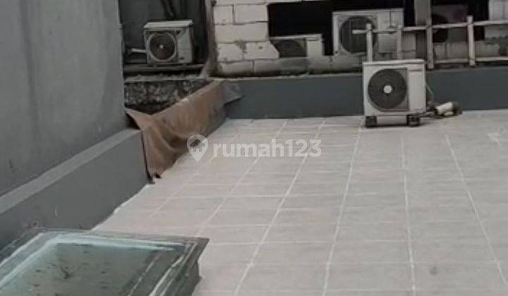 Ruko rapih siap huni di Metland Transyogi 2
