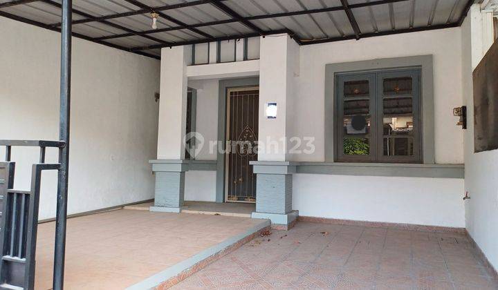 Rumah bagus siap huni hanya lima menit ke pintu toll di Kota Wisata 1