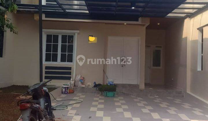 Rumah siap huni baru renovasi total hanya lima menit ke pintu tol di Kota Wisaya 1