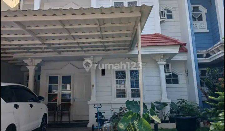 Rumah bagus di Kota Wisata hanya lima menit ke pintu tol 1