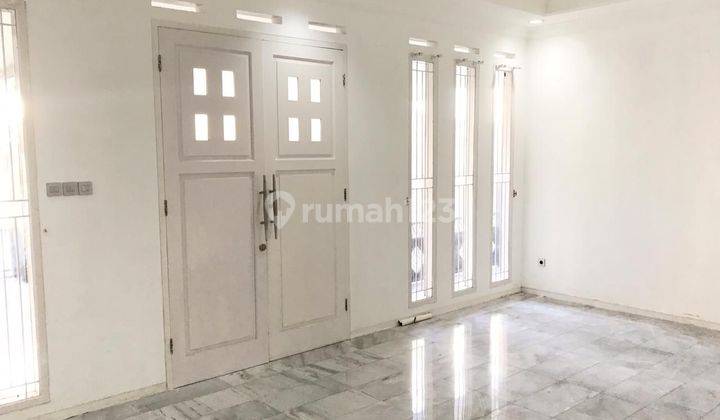 Rumah mewah di Jati waringin sepuluh menit ke pintu toll 2