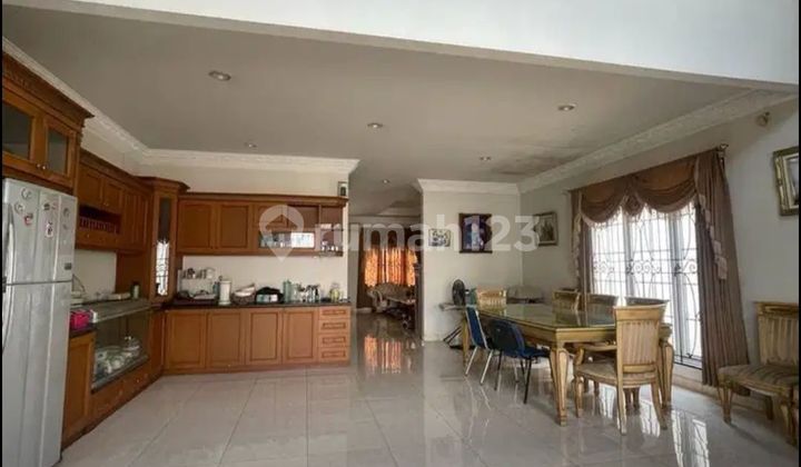 Rumah Mewah Boulevard Hanya Tiga Menit ke Pintu Toll di Kota Wisata 2