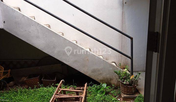 Rumah bagus furnis di sewa murah hanya lima menit ke pintu tol di Kota Wisata 2