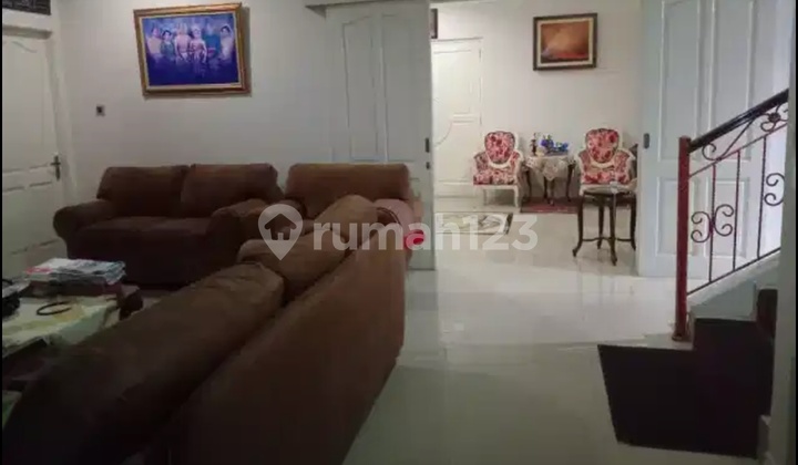 Rumah Bagus Posisi Hook di Kota Wisata Hanya Tiga Menit ke Toll Nagrak Kota Wisata