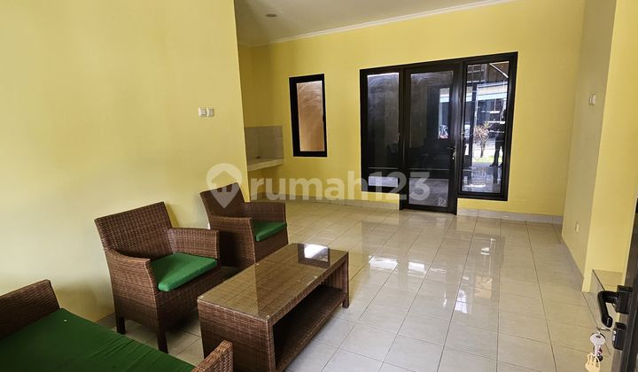 Beautiful New House Ready for Renovation Only 3 Minutes to the Toll Gate in Kota Wisata. Beautiful New House Ready for Renovation Only 3 Minutes to the Toll Gate in Kota Wisata.