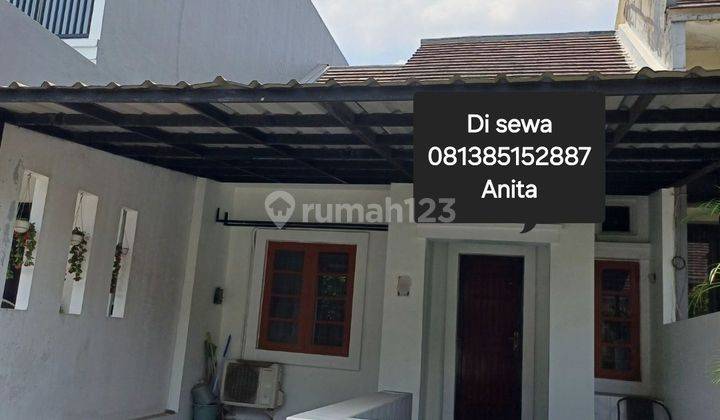 Rumah Bagus Hanya Tiga Menit Ke Pintu Toll Di Kota Wisata 2