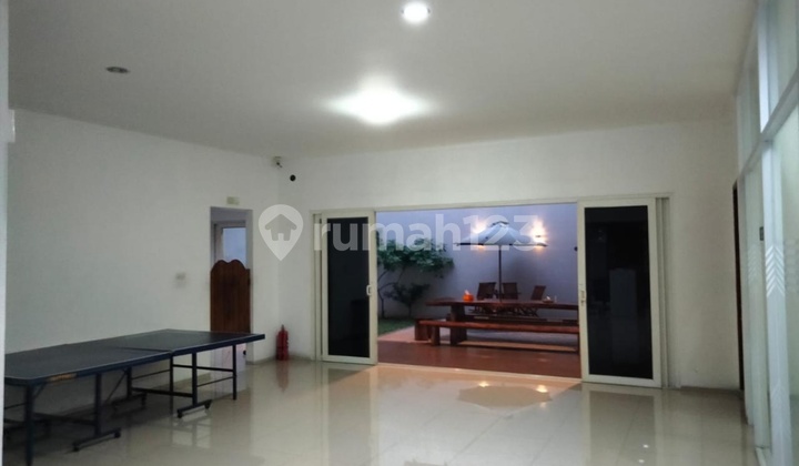 Rumah Mewah di Boulevard Hanya Lima Menit ke Pintu Tol di Legenda Wisata Rumah Mewah di Boulevard Hanya Lima Menit ke Pintu Tol di Legenda Wisata