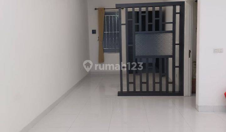 Dijual Rumah 2 Lantai di Taman Kopo , Nego 2