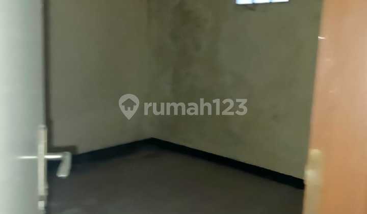 Dijual Rumah 2 Lantai Renov di Kopo Permai, Bandung 2