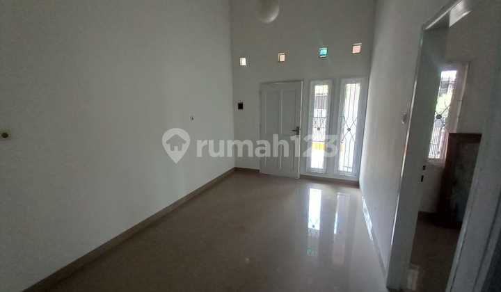 Nice House for Sale in Taman Kopo Indah, Bandung