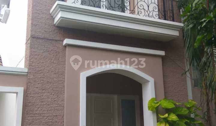 Dijual Rumah 2 Lantai di Cluster Crystal Gading Serpong 