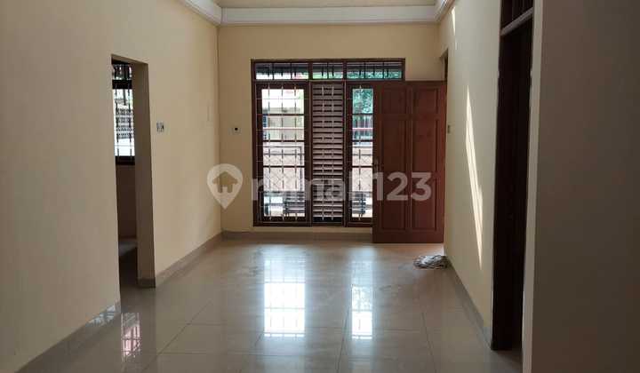For Sale: 1.5-Story House in Sector 7C, Gading Serpong For Sale: 1.5-Story House in Sector 7C, Gading Serpong