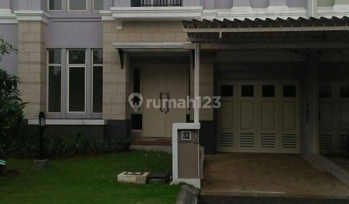 Rumah Hook Model American Clasic Di Cluster Pelican 1