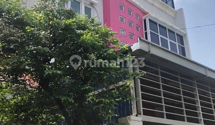 Rumah 3 Lantai Split Level Daerah Sunter Mas Tengah Rumah 3 Lantai Split Level Daerah Sunter Mas Tengah