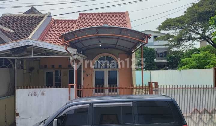 Rumah Tua Samping Taman.di.perumahan.duta Garden Dekat Dengan.bandara