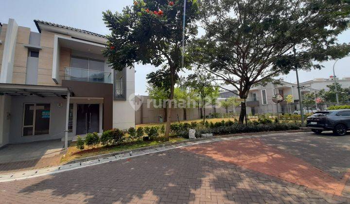 Sewa Rumah Hoek 8x15 Suasana Tenang Taman Luas Golf Island Pik  1