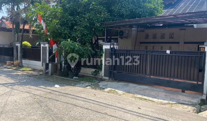 Dijual Rumah Asri Siap Huni di Komplek PEMDA Jati Asih - Bekasi  Rumah 2 lantai luas & nyaman di lingkungan tenang  bebas banjir! 2