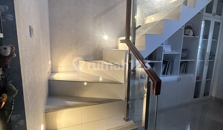 Dijual Cepat Rumah Nyaman Full Fasilitas di Tran Village Cibubur, Jakarta Timur  2