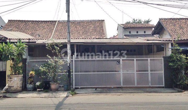 Dijual Rumah Strategis di jalan raya Sunan Giri cocok buat kantor, cafee , butik Dijual Rumah Strategis di jalan raya Sunan Giri cocok buat kantor, cafee , butik
