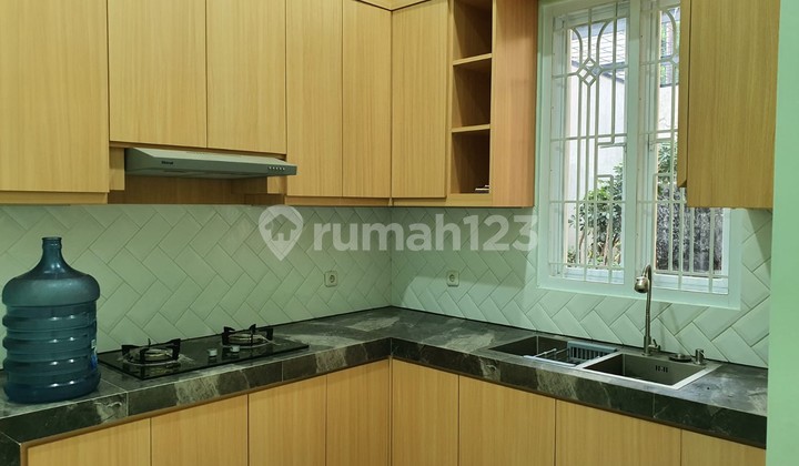 Rumah Hook Bintaro Jakarta Selatan Dekat Akses Tol Jorr 2