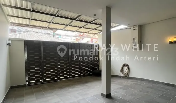 DIJUAL CEPAT! Rumah siap huni di Jl. Praja Dalam - Kebayoran, lokasi super premium & bebas banjir. 2