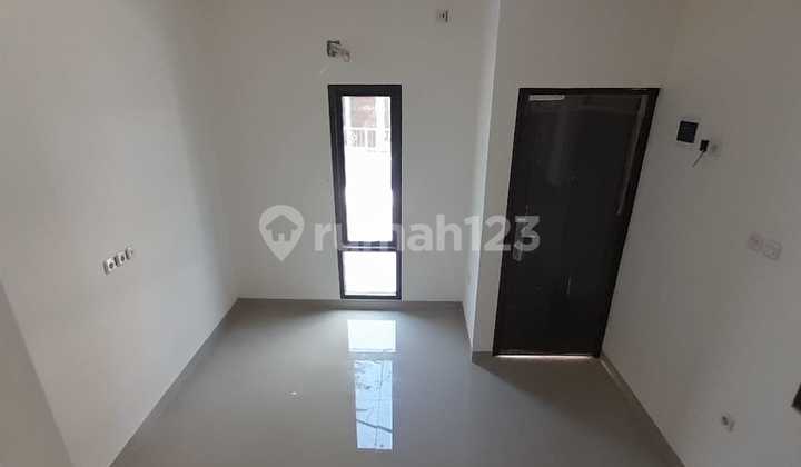 Rumah Siap Huni Lio Jakarta Timur 2