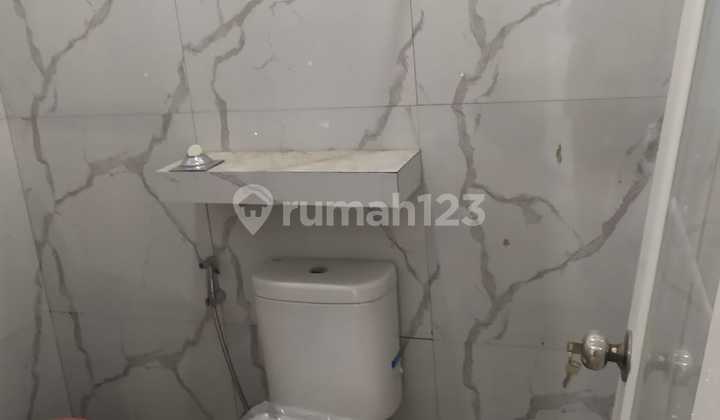 Rumah cantik,mungil, Moderen 2 lantai di Tengah Kota Jakarta Timur 2